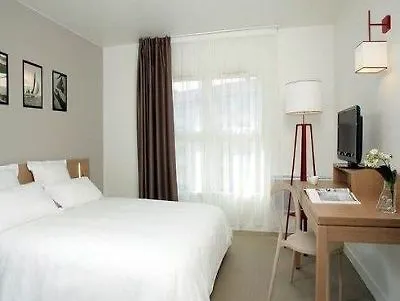 Comfort Suites Cannes Hotel